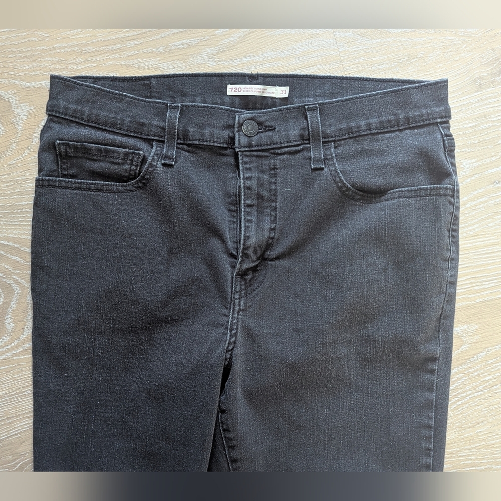 Levi's 720 High-Rise Super Skinny Jeans Black Women's 31 - Picture 3 of 12